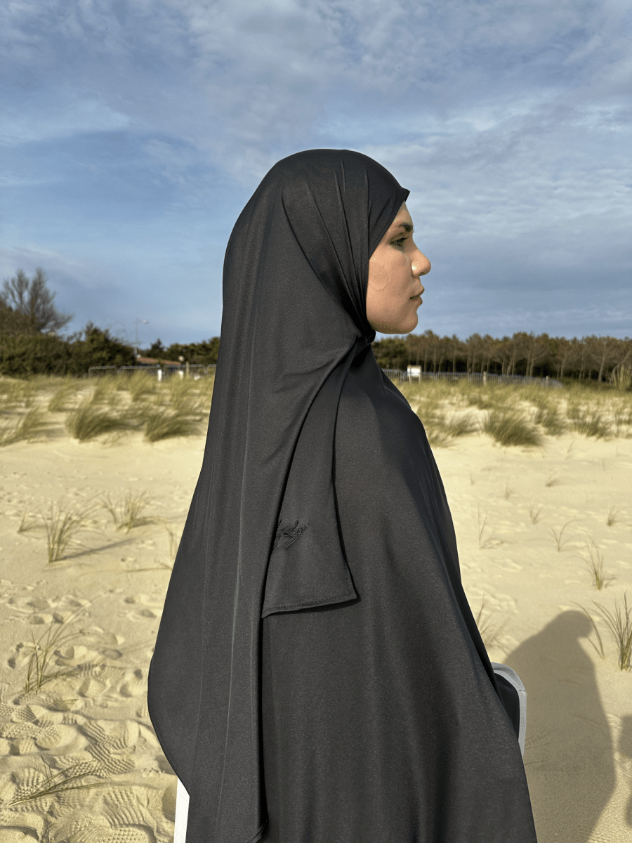 Hijab en Jersey Satiné - Classic Black Satiné - BY LYA